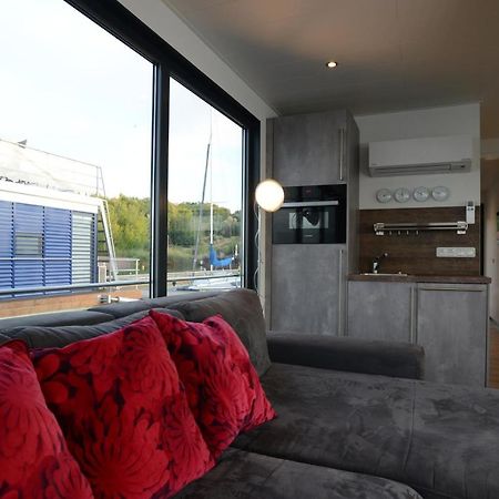 Hausboote Und Ferienhaeuser Marina Muecheln Mucheln Exteriör bild