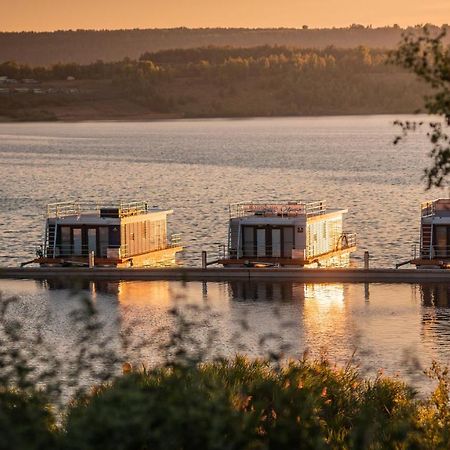 Hausboote Und Ferienhaeuser Marina Muecheln Mucheln Exteriör bild