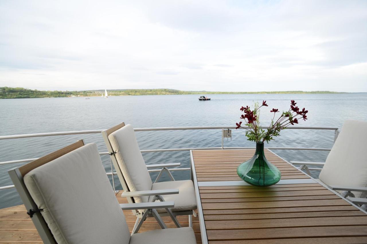 Hausboote Und Ferienhaeuser Marina Muecheln Mucheln Exteriör bild