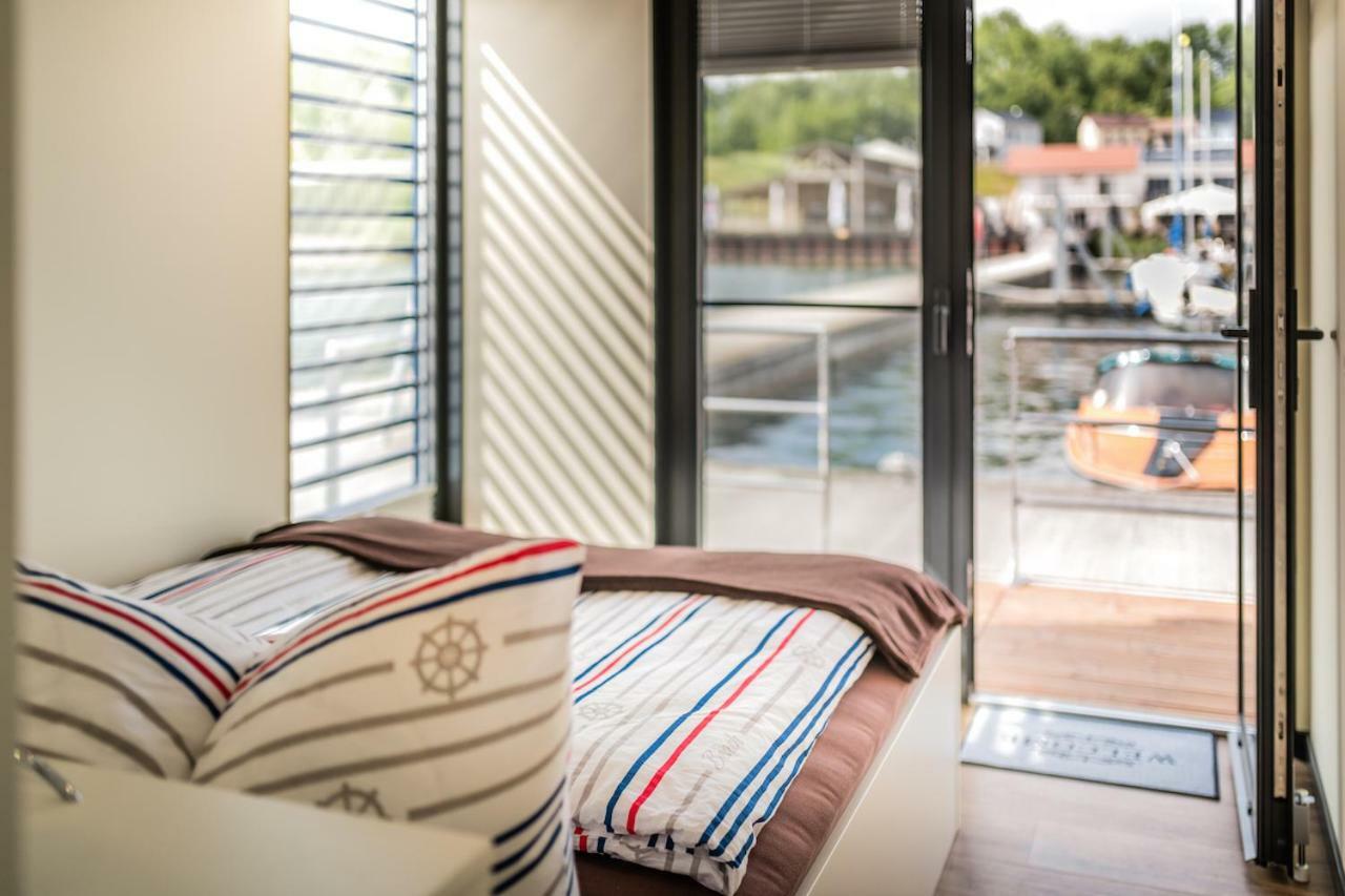 Hausboote Und Ferienhaeuser Marina Muecheln Mucheln Exteriör bild