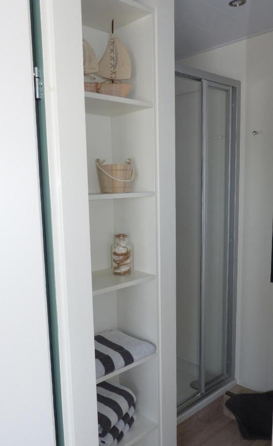 Hausboote Und Ferienhaeuser Marina Muecheln Mucheln Exteriör bild